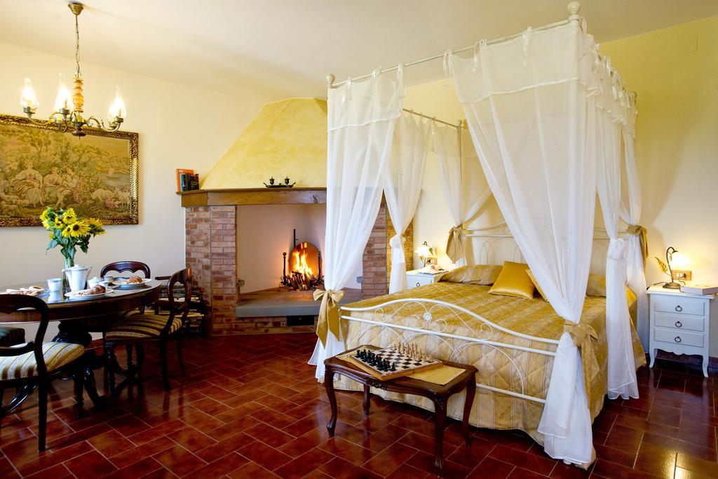 סן ג'ימיניאנו Agriturismo Podere Poggio Ai Cieli חדר תמונה