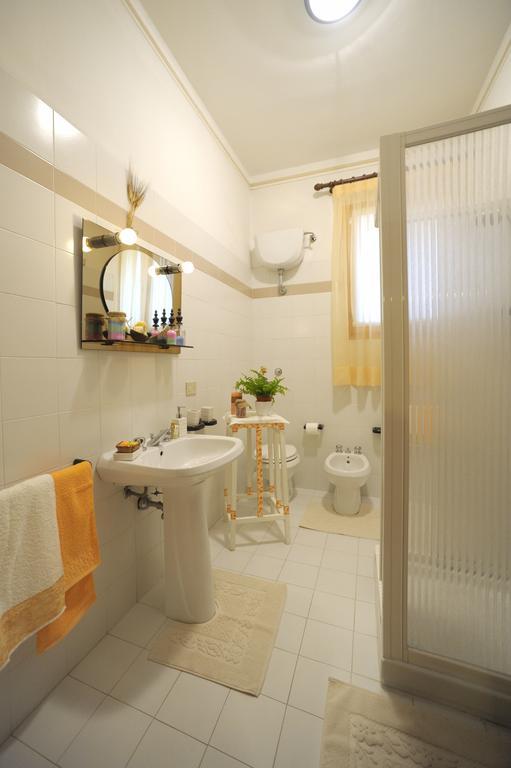 סן ג'ימיניאנו Agriturismo Podere Poggio Ai Cieli חדר תמונה