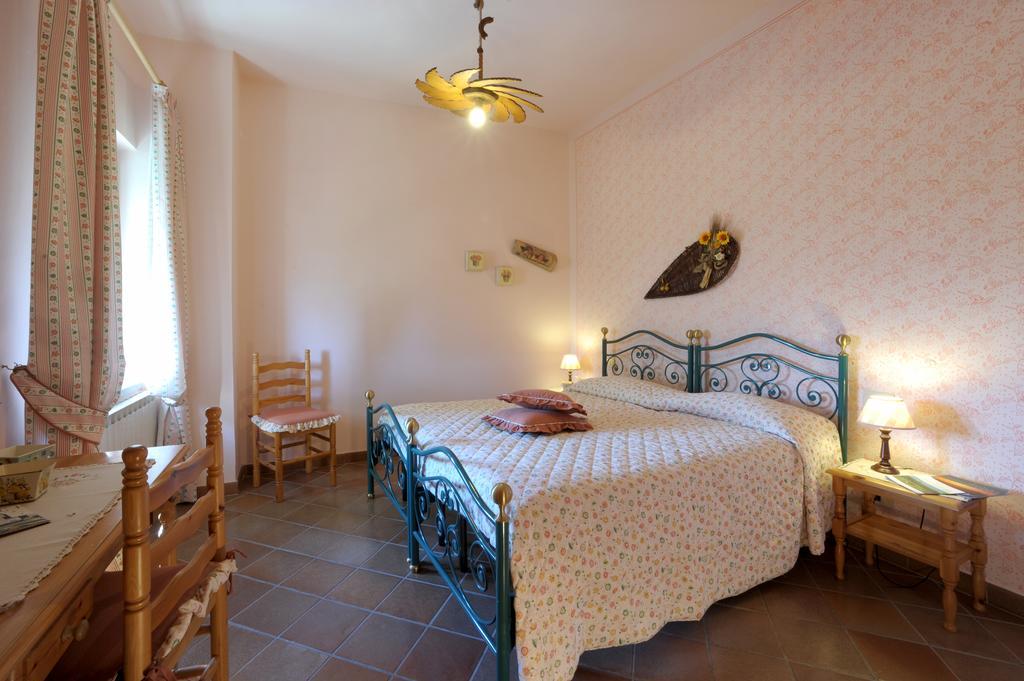 סן ג'ימיניאנו Agriturismo Podere Poggio Ai Cieli חדר תמונה