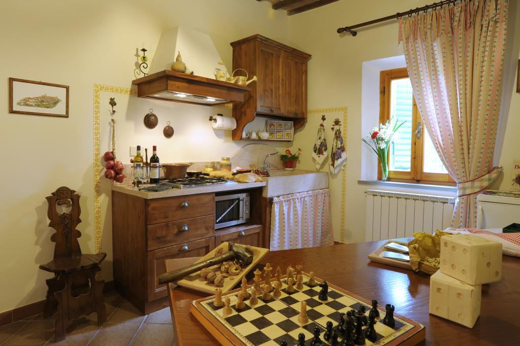 סן ג'ימיניאנו Agriturismo Podere Poggio Ai Cieli חדר תמונה