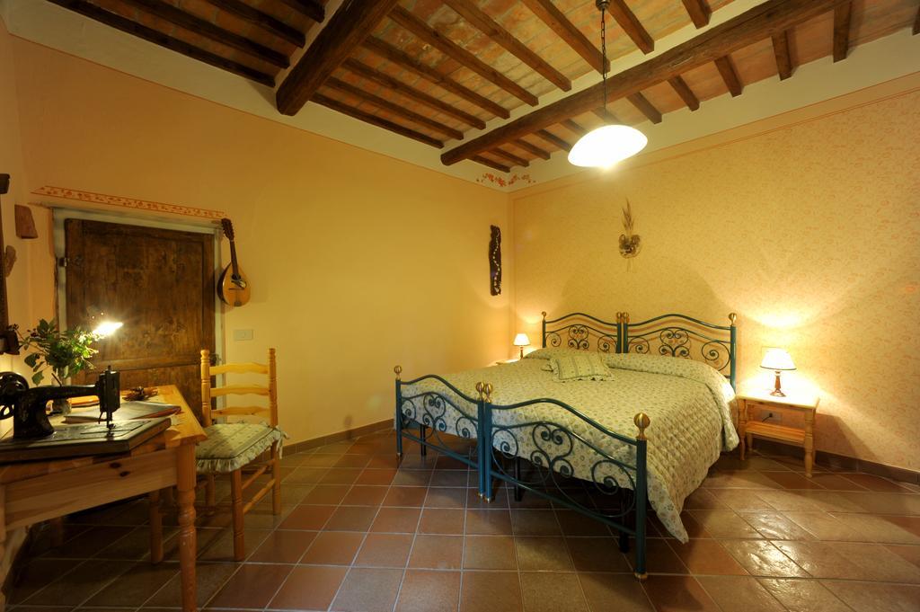 סן ג'ימיניאנו Agriturismo Podere Poggio Ai Cieli חדר תמונה